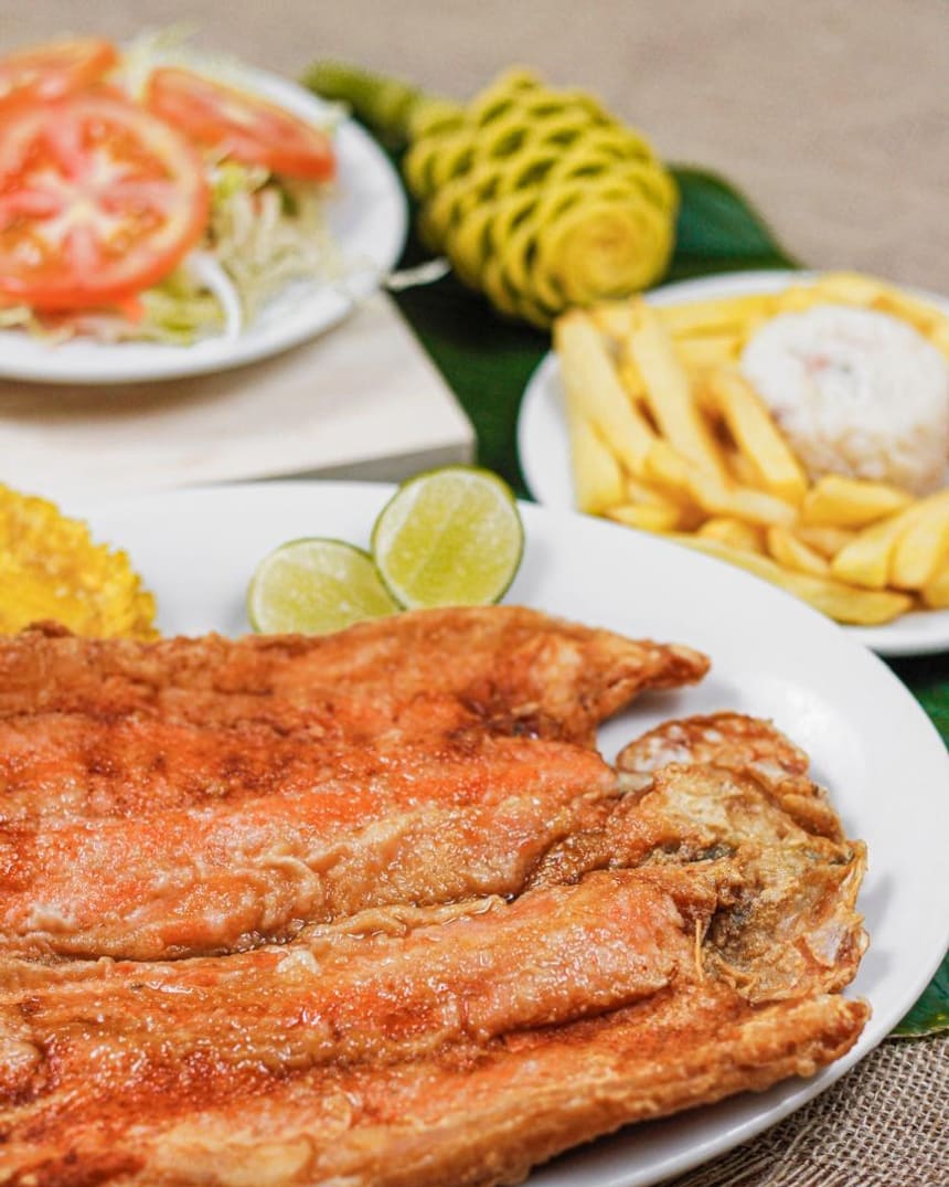Bagre del Magdalena frito y dorado