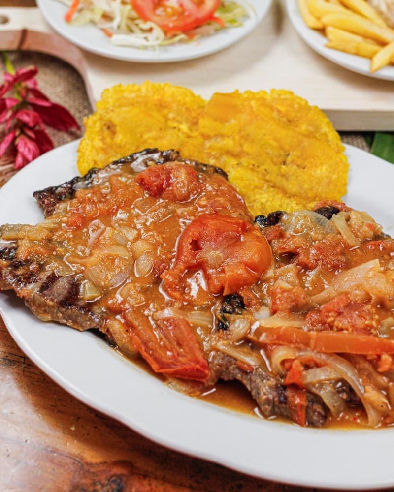 Carne en salsa criolla